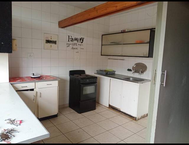 3 BEDROOM APARTMENT FOR SALE IN SUNNYSIDE